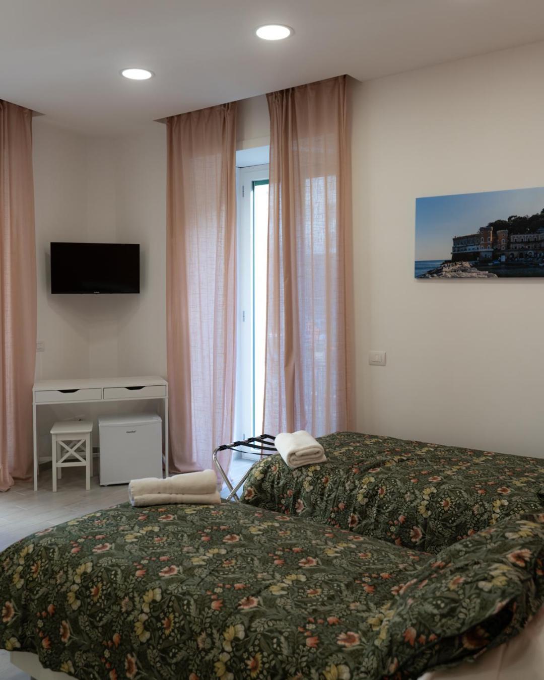 Hotel Dimora Cavour Neapel Zimmer foto